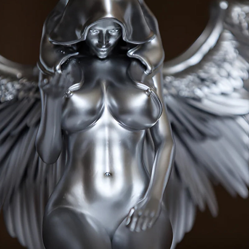 Brehn | Art Angel Weiblich Frau Flügel Knien Umhang Hut