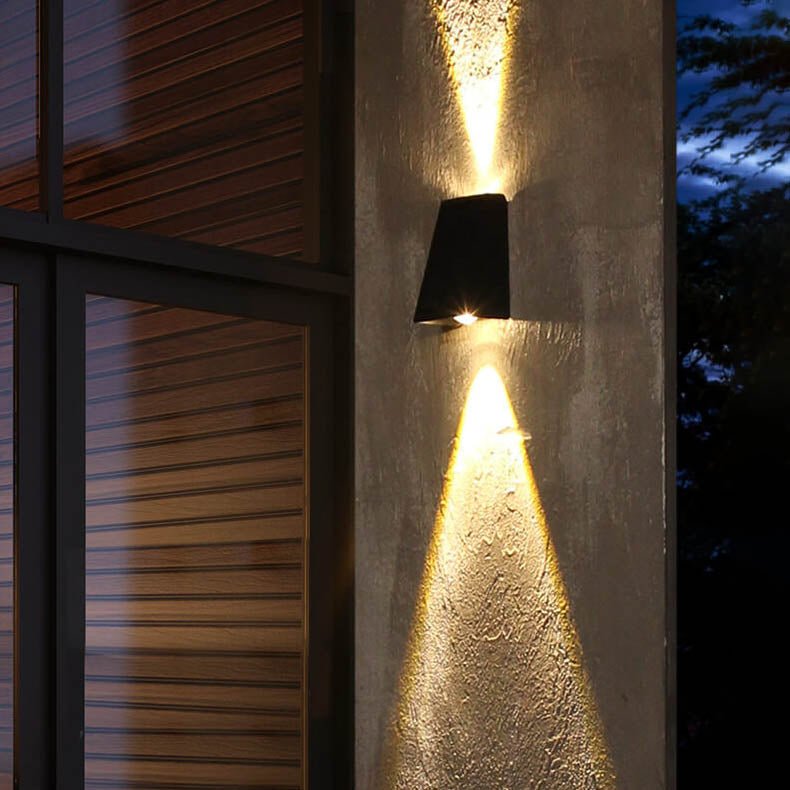 Einfache Solar-Trapez-Outdoor-Wasserdichte Auf- und Abwärtslichter LED-Wand-Sconces-Lampe | Brehn