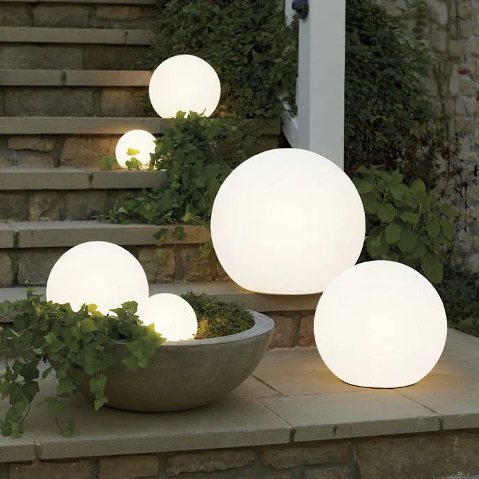 Brehn | Kugelförmige Gartenbeleuchtung - GlowSphere