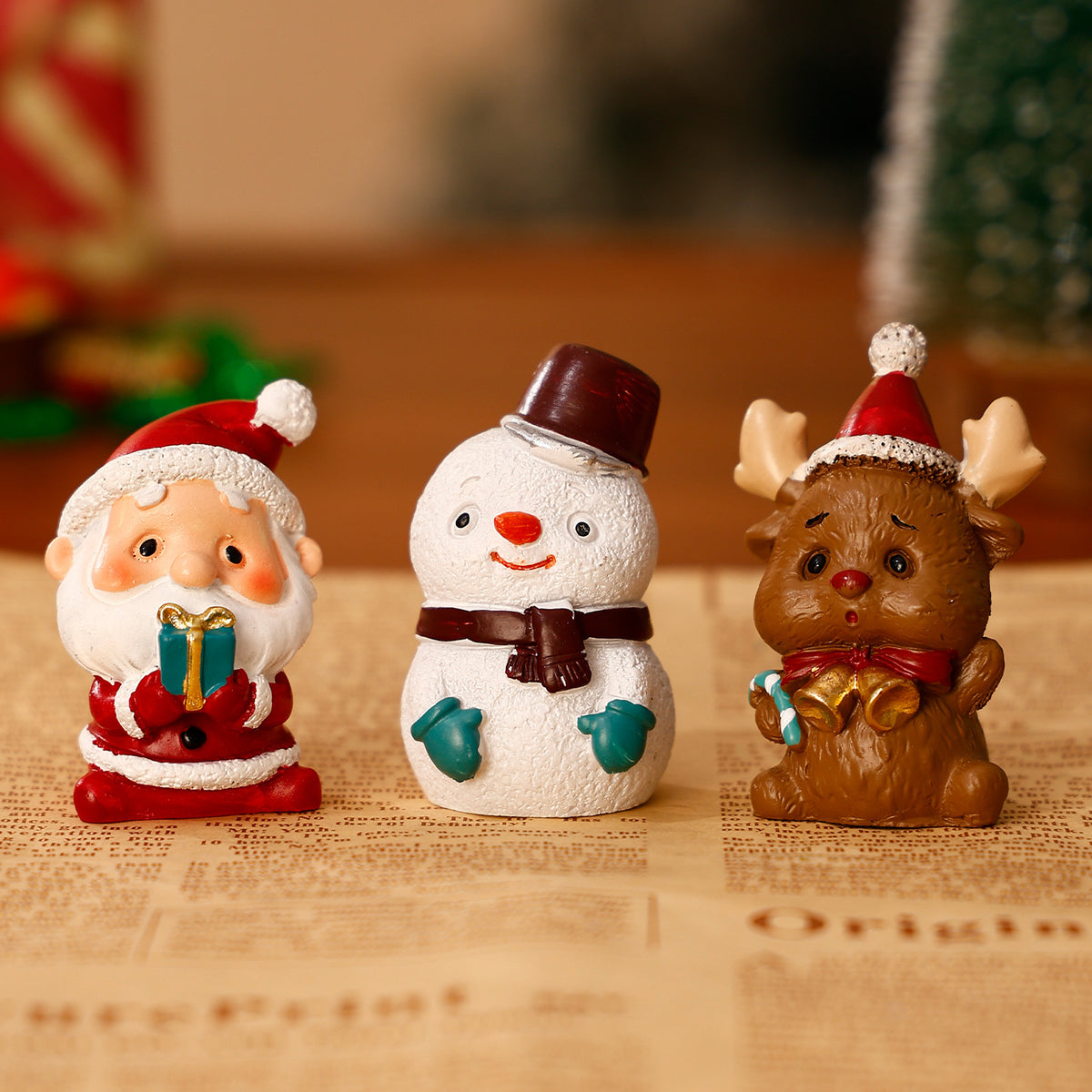 Dekorative Weihnachtsfiguren aus Kunstharz