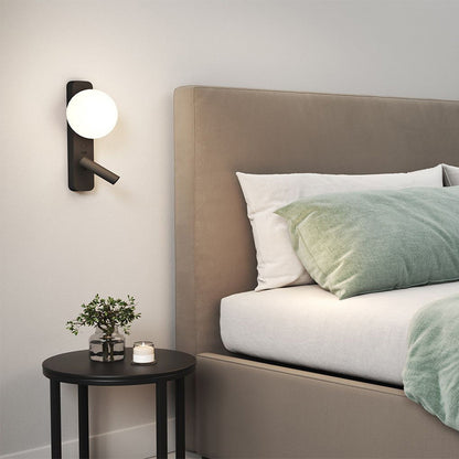 Wandleuchte mit zwei Lichtquellen für das Schlafzimmer
