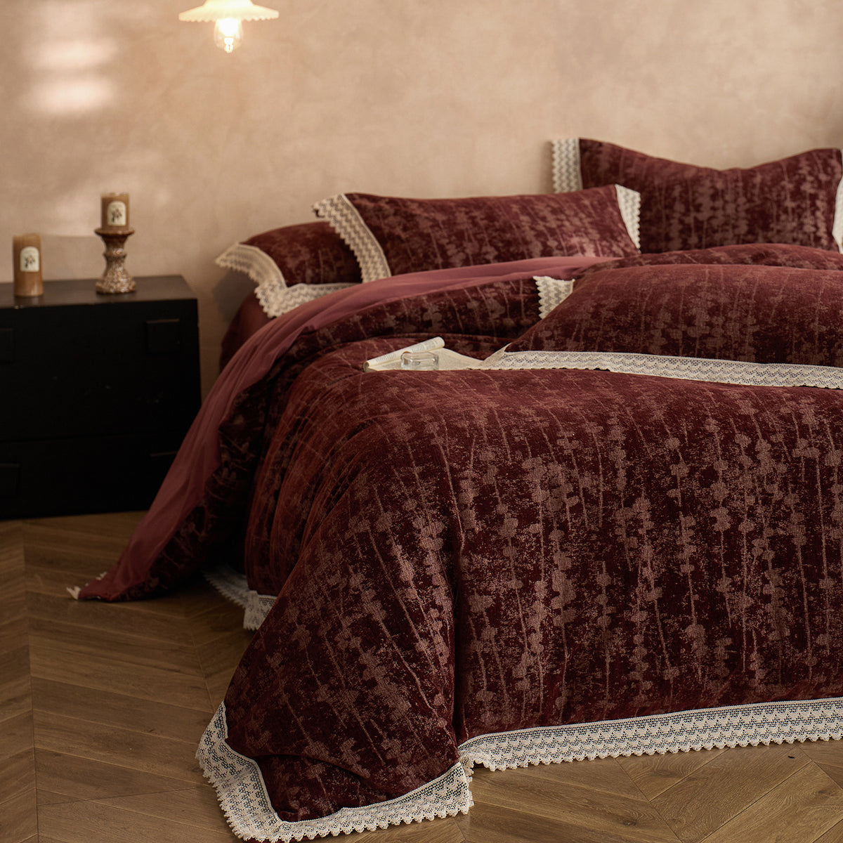 Bettwäsche-Set mit Chenille-Optik und Baumwoll-Rückseite