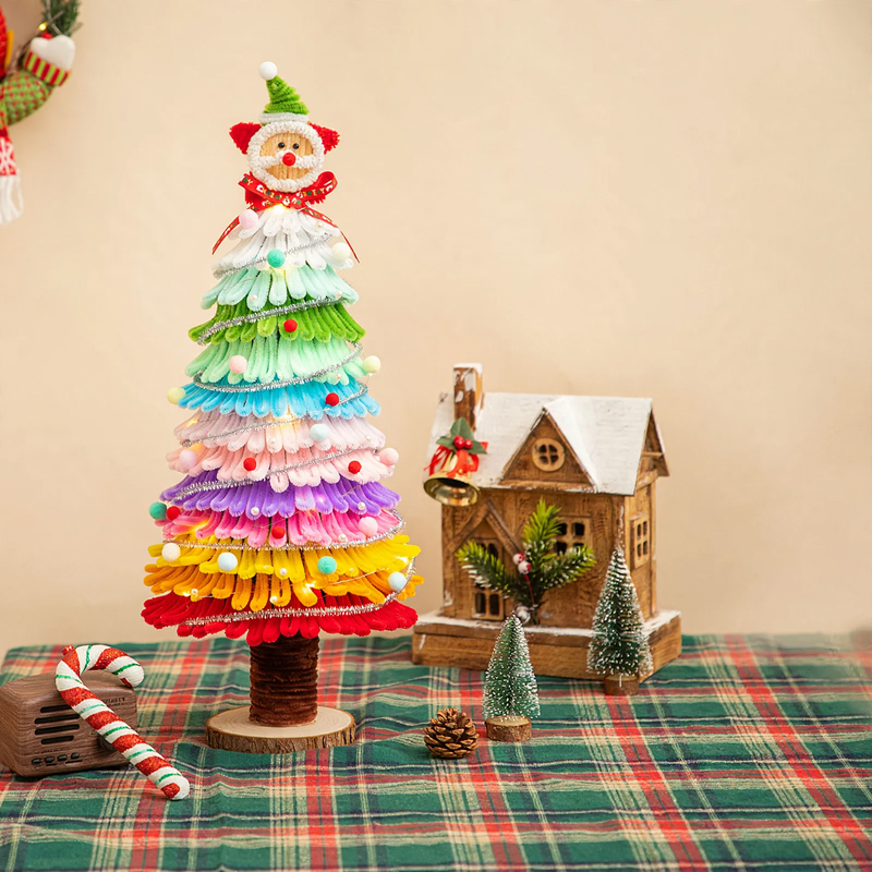 DIY Weihnachtsbaum-Tischdekoration aus Biegeplüsch