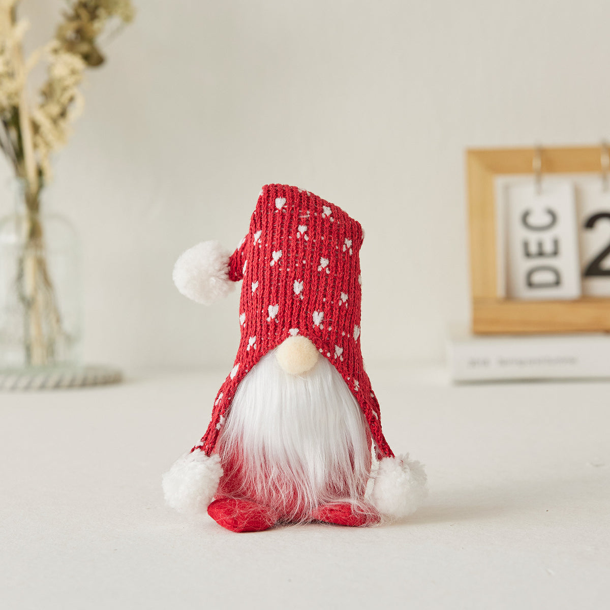Skandinavischer Wichtel mit Strickmütze