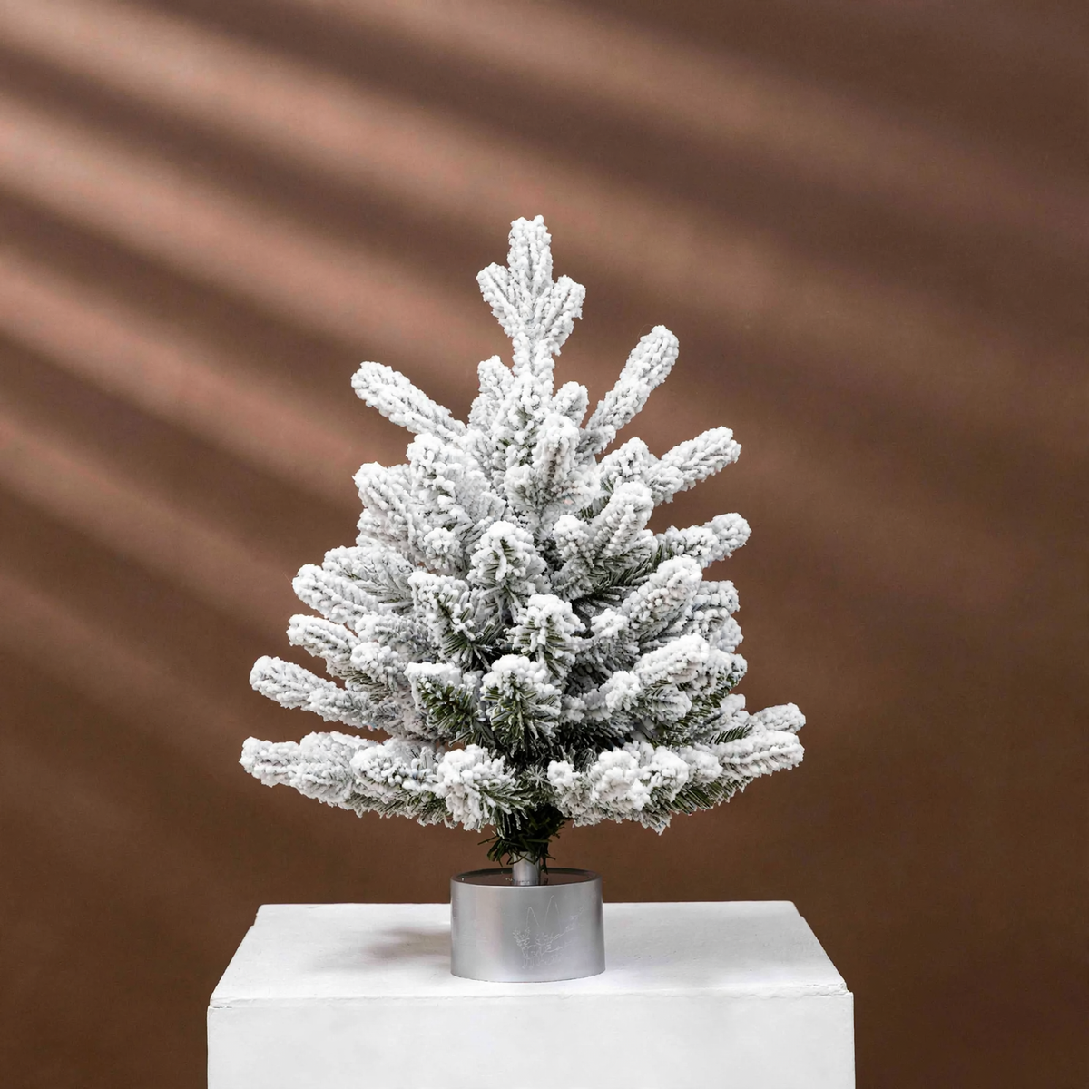 Dekorative Weihnachtsbaum-Spieluhr, 45 cm, mit Schnee-Effekt