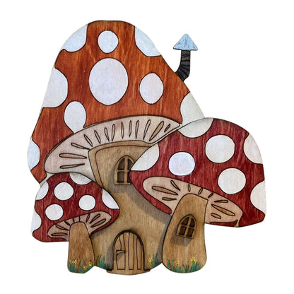 Dekorative 2D-Elfen-Tür aus Kiefernholz mit Tiermotiven
