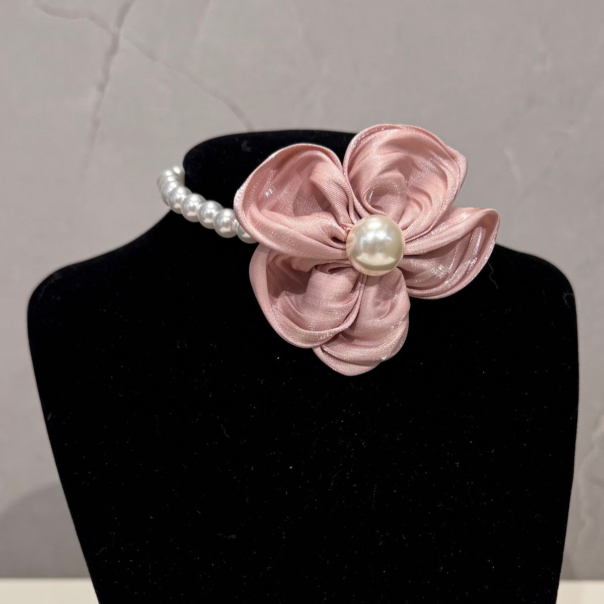Kunststoff-Halsband mit Blumenmuster für Haustiere