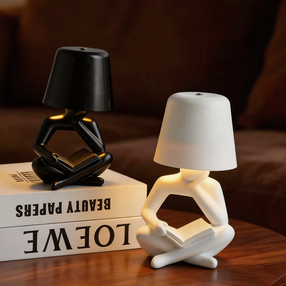 Abstrakte Lesefigur Tischlampe