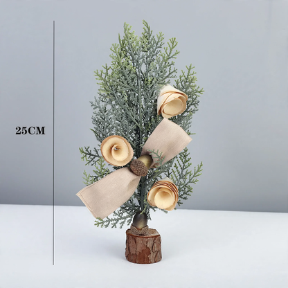 Mini-Weihnachtsbaum-Tischdekoration mit Tannenzapfen