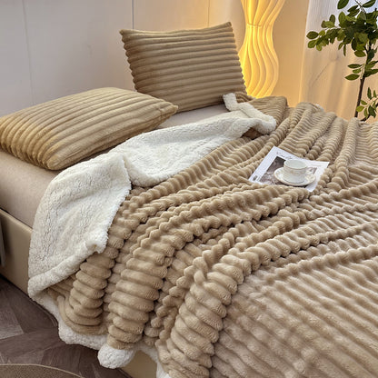 Doppellagige Flanell-Decke mit Streifenmuster