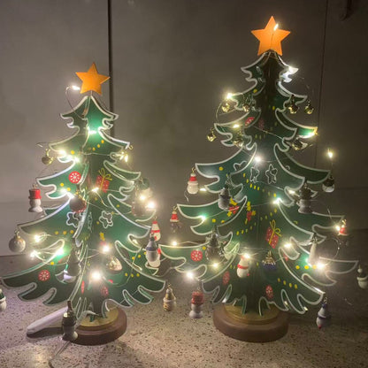 Dekorativer Holz-Weihnachtsbaum mit Beleuchtung