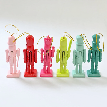 Dekorativer Nussknacker-Anhänger, 13 cm