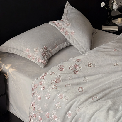 Milchfaser-Fleece-Bettwäsche-Set mit Stickerei