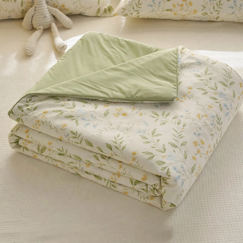 Sommerleichte Kühldecke mit Kühlfasern