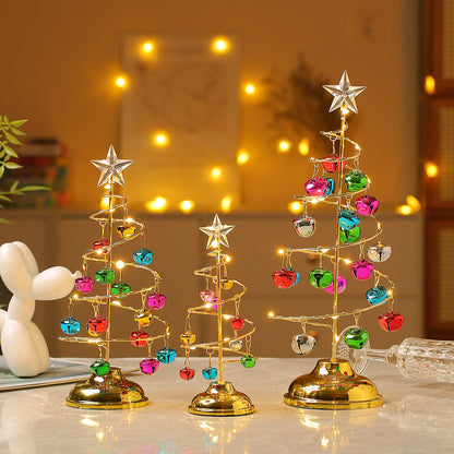 Dekorativer Weihnachtsbaum aus Metall mit LED-Licht