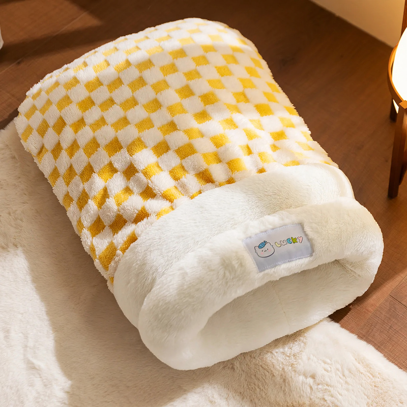 Halboffenes Katzenbett mit Wärmefutter für Herbst und Winter