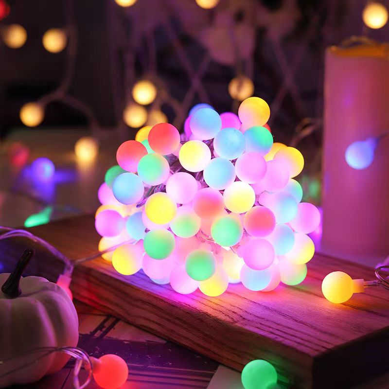 LED-Lichterkette mit Kugeln für stimmungsvolle Dekoration
