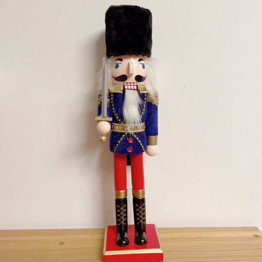 Nussknacker-Figur aus Holz mit Umhang, 38 cm