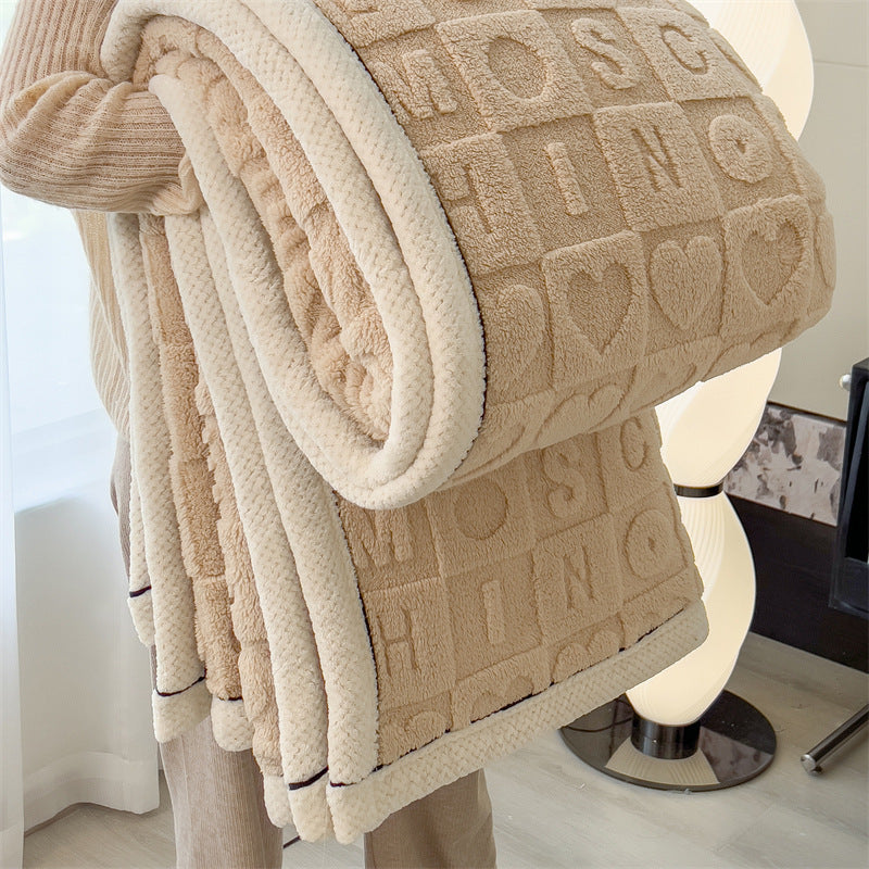 Flauschige Wohndecke mit Herz-Muster, beidseitig verdickt