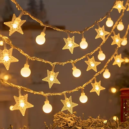LED-Lichterkette mit verschiedenen Dekorelementen