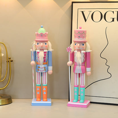 Nussknacker-Figur im modernen Pastell-Design