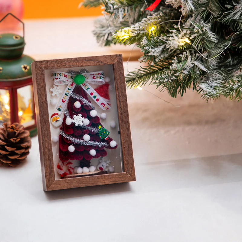 DIY Weihnachtsbaum-Tischdekoration aus Biegeplüsch