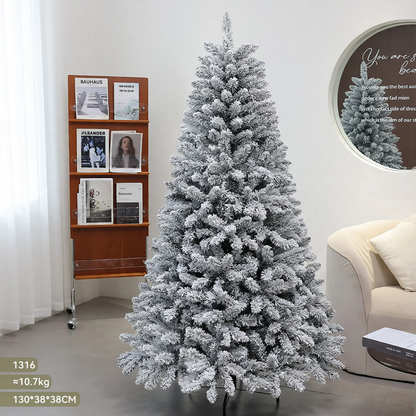Künstlicher Weihnachtsbaum mit Schnee-Effekt
