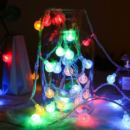 LED-Lichterkette mit Kugeln und Sternen, batteriebetrieben
