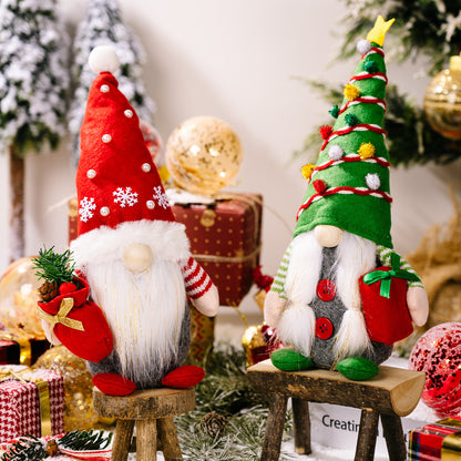 Weihnachts-Wichtel mit Geschenk, 30 cm