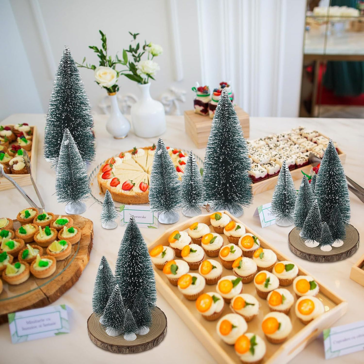 Mini-Weihnachtsbaum mit Schnee-Effekt für Tischdekoration