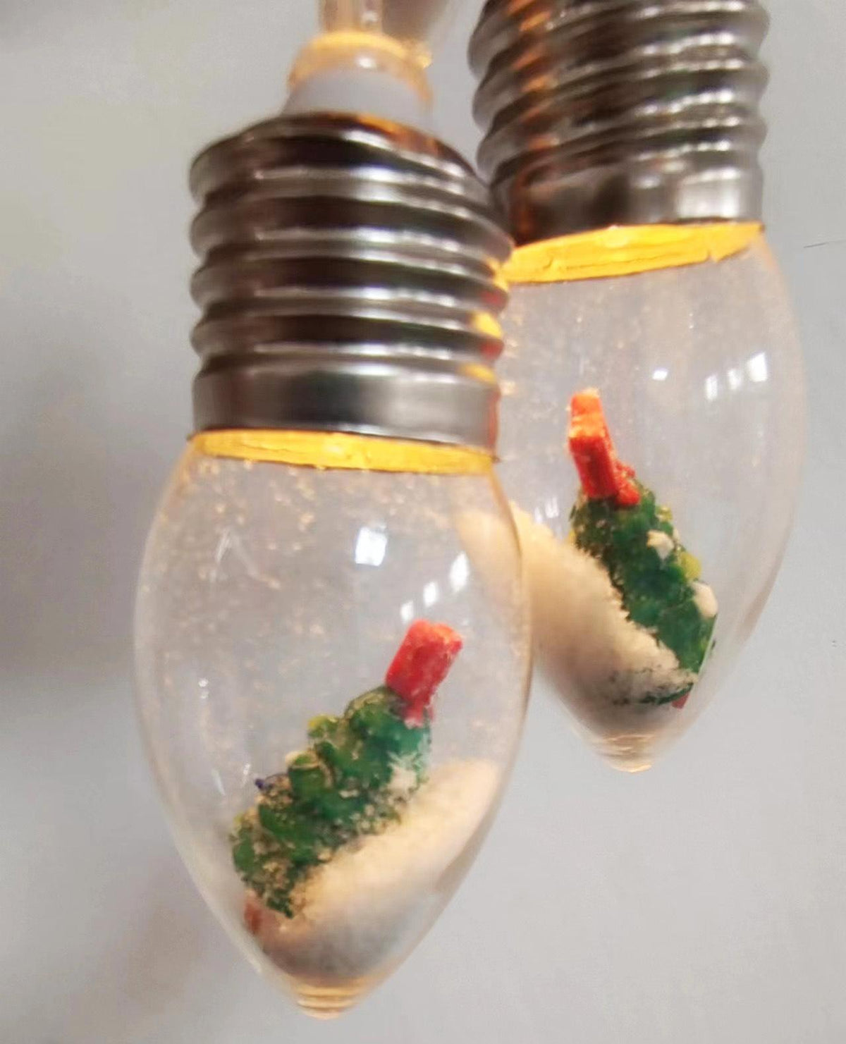 LED-Lichterkette mit weihnachtlichen Motiven