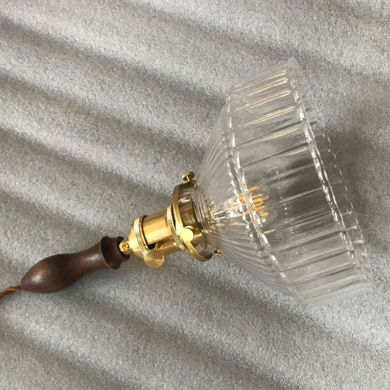 Rustikale Pendelleuchte mit gewelltem Glas – Industriedesign