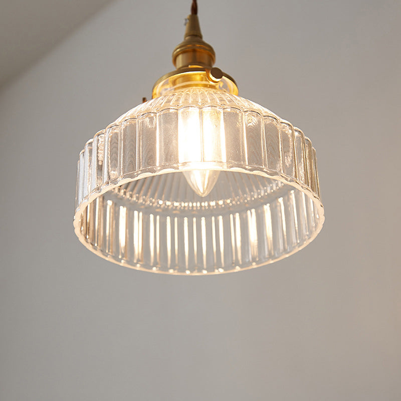 Rustikale Pendelleuchte mit gewelltem Glas – Industriedesign