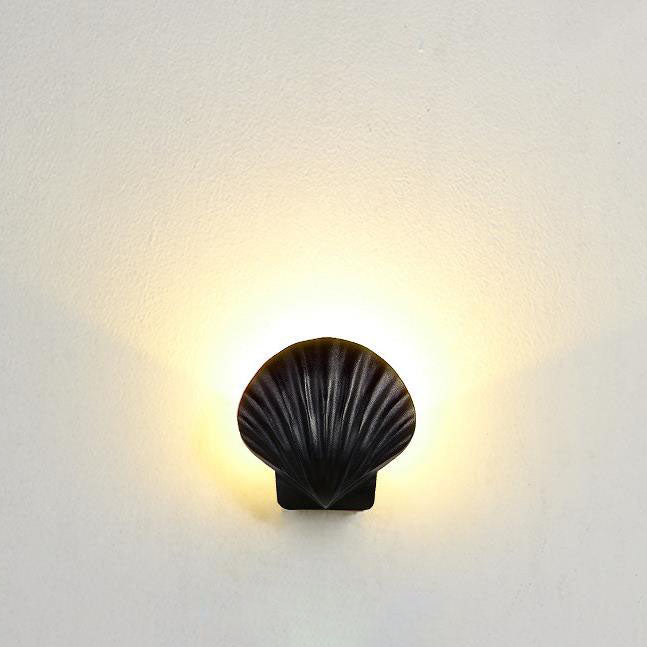 Kreatives Design für den Außenbereich: Wasserdichte LED-Wandleuchte aus Aluminium mit LED-Beleuchtung, gefertigt aus Aluminium.