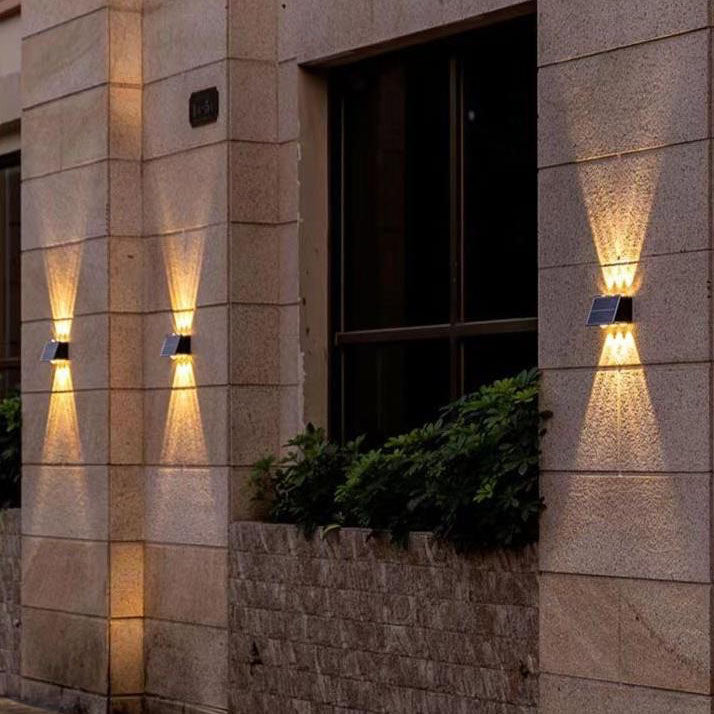 Zeitgenössische industrielle Solar wasserdichte ABS Säulen LED Wandlampe für den Außenbereich | Brehn