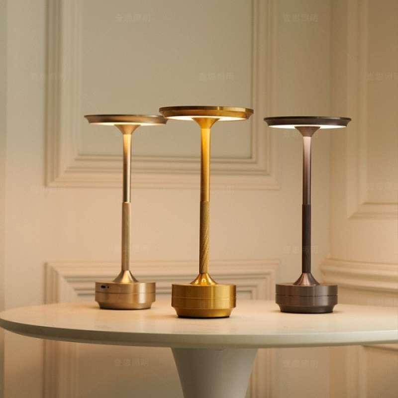 Aluminium wiederaufladbare Touch-Dimmer-Tischlampe | Brehn