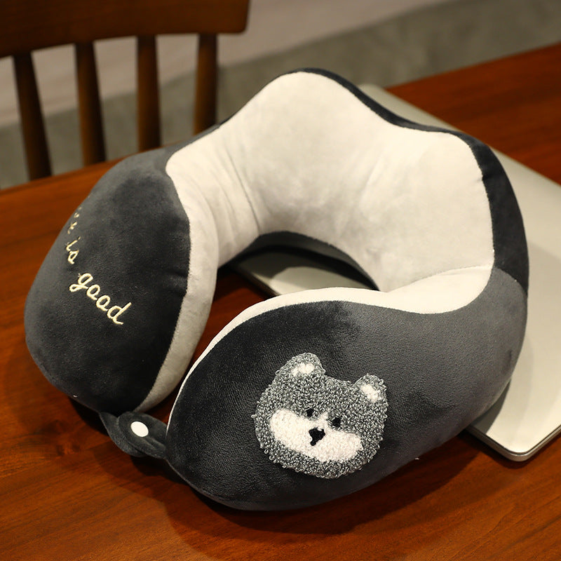 Plüsch-Nackenreisekissen mit ergonomischer U‑Form, Druckknopfverschluss und niedlicher Stickerei