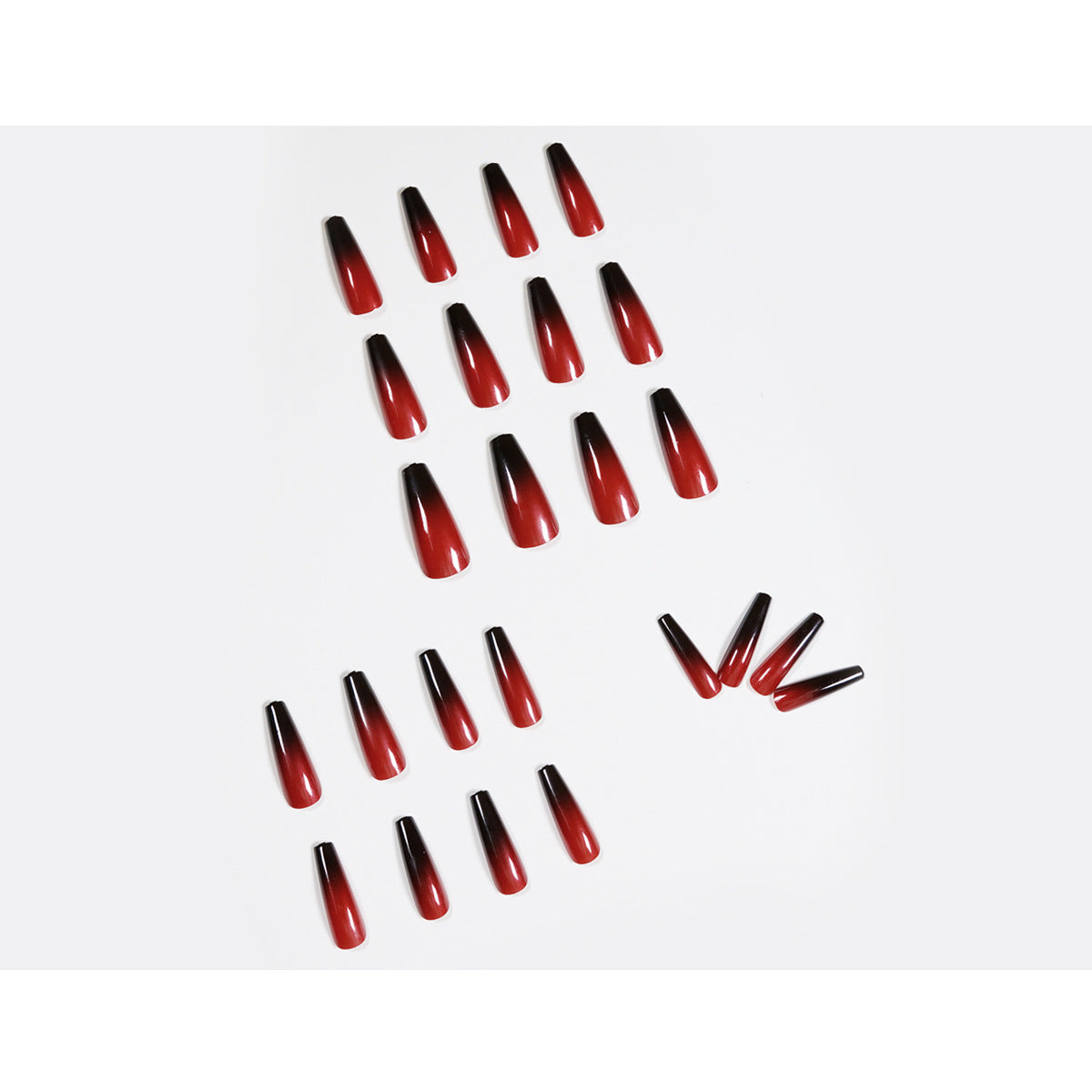 Künstliche Nagelkunst im eleganten Stiletto-Design mit glänzenden Farbverlauf Brehn