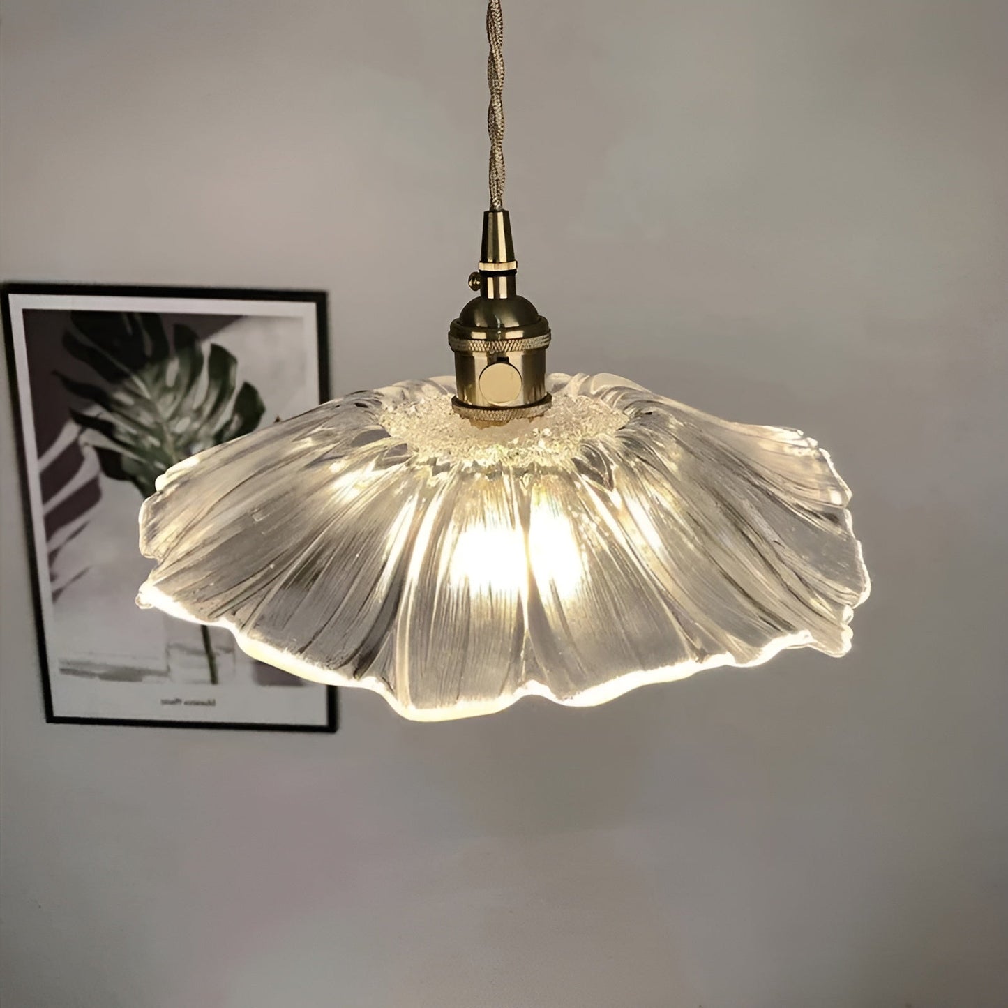 Hängelampe mit Blumenmotiv – Warmes Licht & stilvolles Design | Für Ihr Zuhause