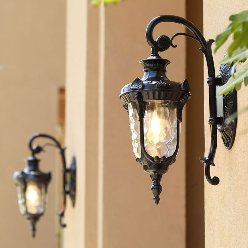Schwarze Glocken-Wandleuchte Klassisches Rippen-Glas 1 Glühbirne Innenhof-Wandbeleuchtung für Außen | Brehn