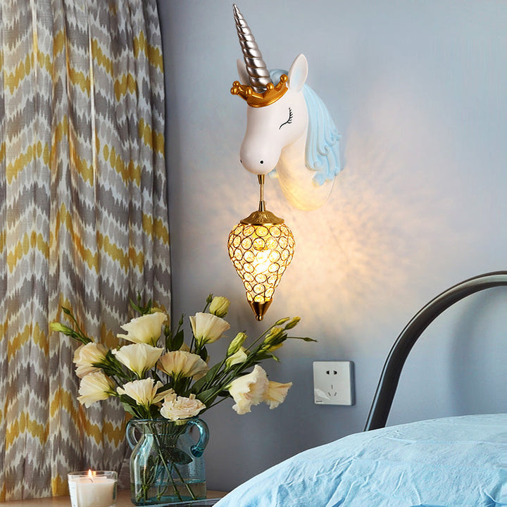 Brehn | Resin Eenhoorn Wandlamp Cartoon Enkel-Lamp Wandverlichting Fixture met Kristallen Kap