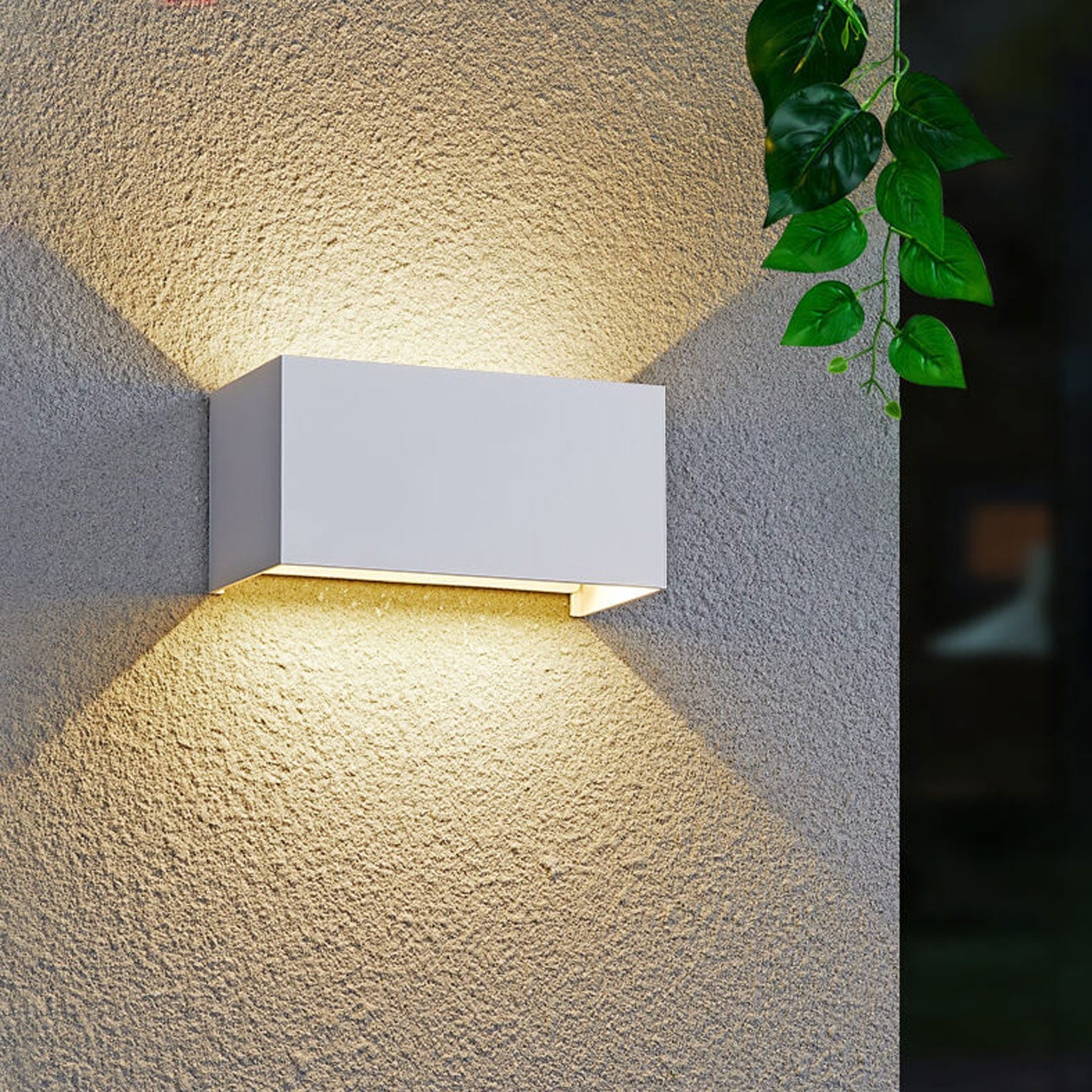 Moderne Outdoor wasserdichte rechteckige LED Up-and-Down beleuchtete Außenwandlampe | Brehn