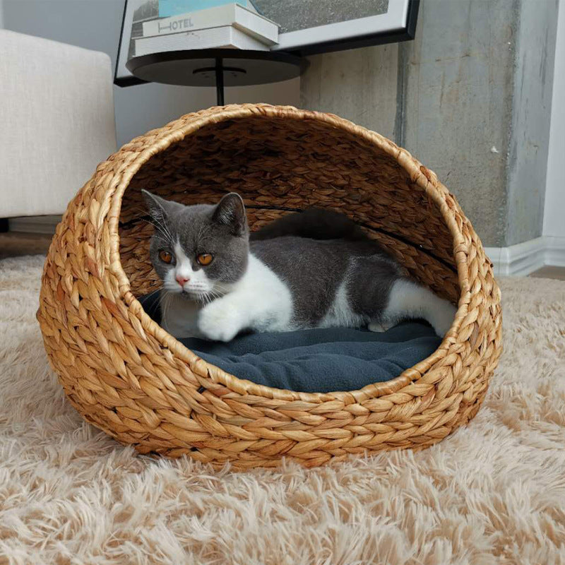 Gemütliches Katzenbett aus geflochtenem Naturmaterial Brehn