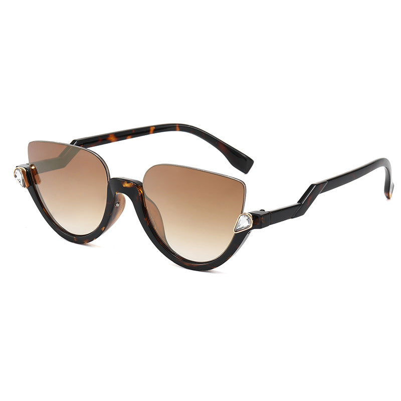 Damen Cat-Eye Sonnenbrille mit glamourösen Steinakzenten Brehn