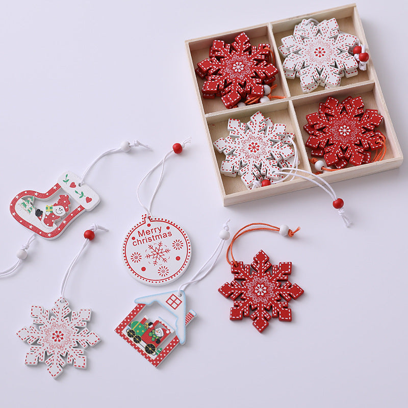 Weihnachtlich gestaltetes Dekorationsornament-Set