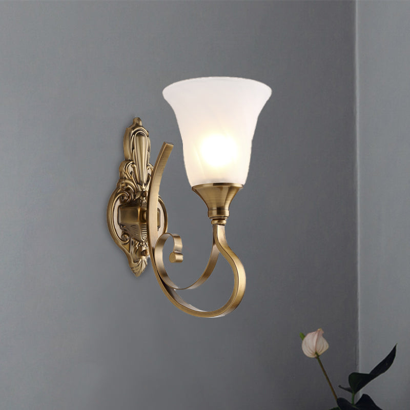 Brehn | Retro Bell Wandlamp 1/2-Licht Frosted Glas Wandboutique Licht met Metalen Gebogen Arm in Goud voor Veranda