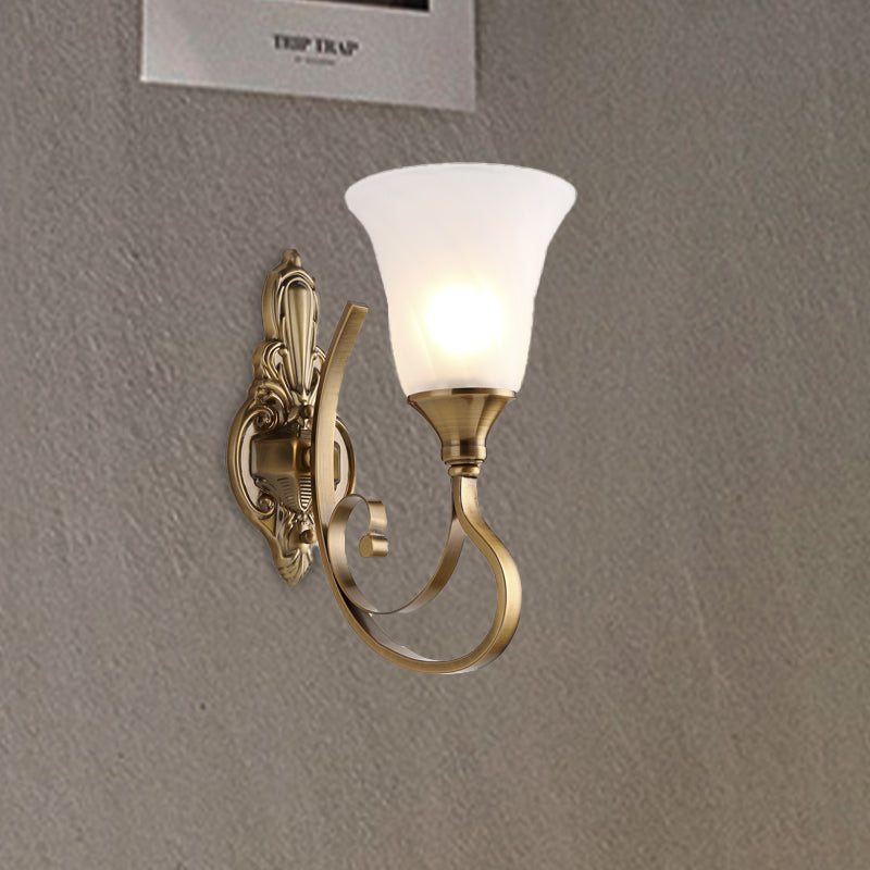 Brehn | Retro Bell Wandlamp 1/2-Licht Frosted Glas Wandboutique Licht met Metalen Gebogen Arm in Goud voor Veranda