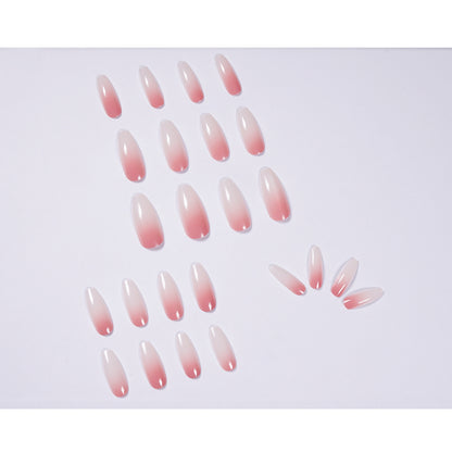 Kunstvolle Nagelverlängerungen mit Ombre-Design Brehn