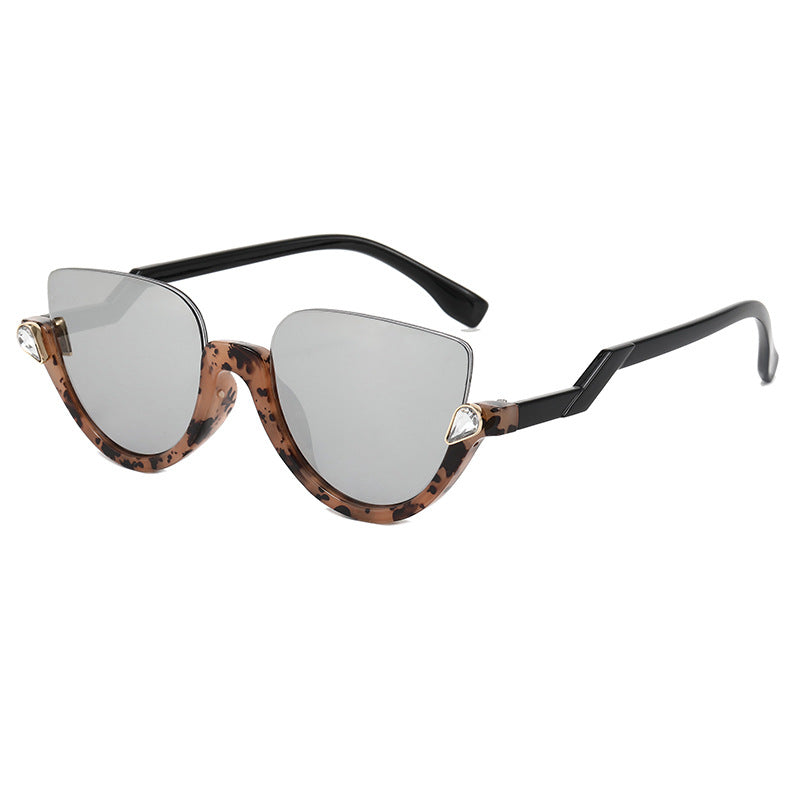 Damen Cat-Eye Sonnenbrille mit glamourösen Steinakzenten Brehn