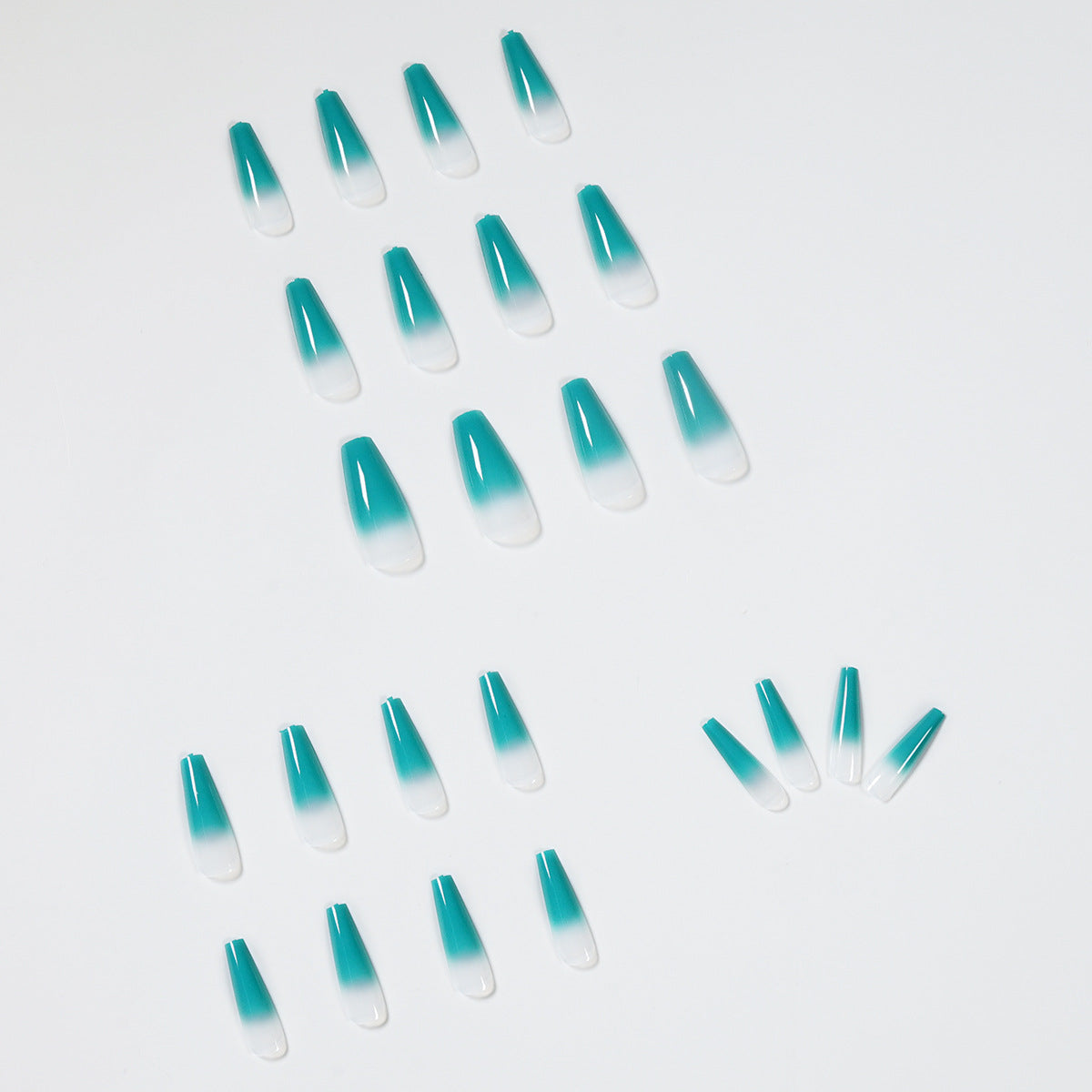 Kunstvolle Nagelverlängerungen mit Ombre-Effekt Brehn
